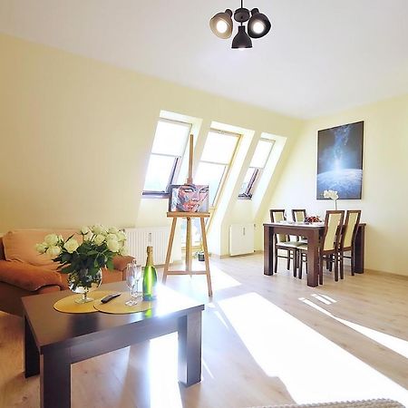 50 M Do Plazy Thobruk Apartamenty Piekna Dama Z Kolobrzegu Exteriör bild