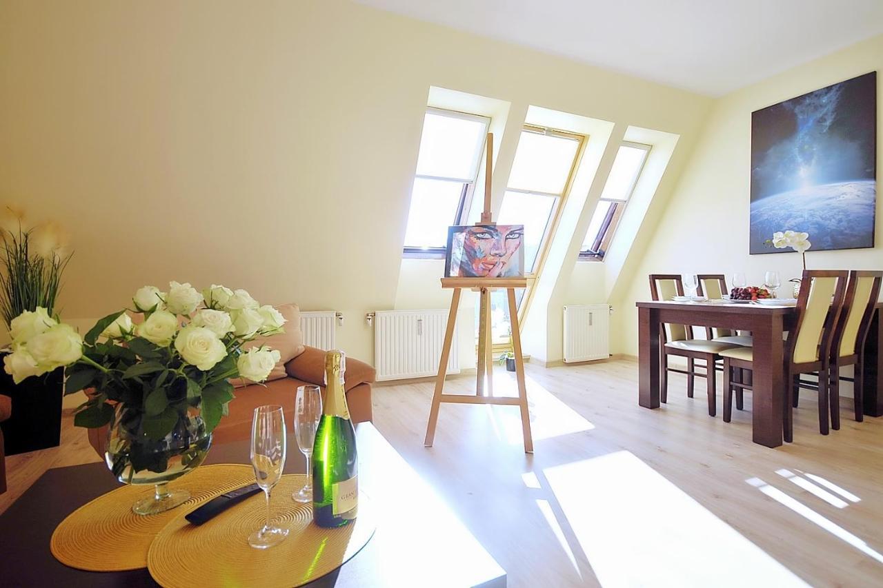 50 M Do Plazy Thobruk Apartamenty Piekna Dama Z Kolobrzegu Exteriör bild